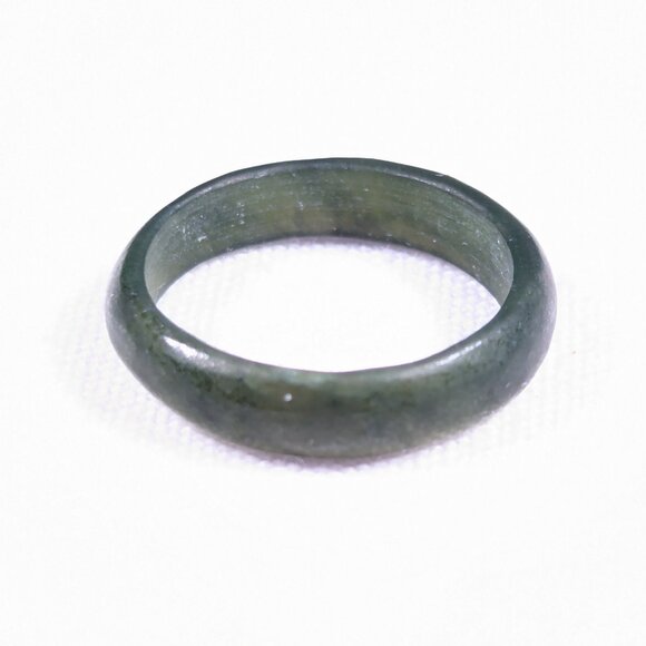 Green jade stone ring size 7, protection from harm good luck jewelry - Picture 6 of 10